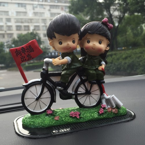 LOVE豬 汽車擺件 汽車飾品 車飾擺件 可愛創(chuàng)意車內(nèi)飾品 汽車用品g